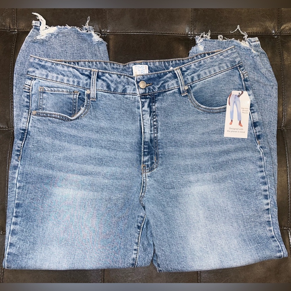 Time and Tru Women's Straight Leg Jeans - Light Blue
